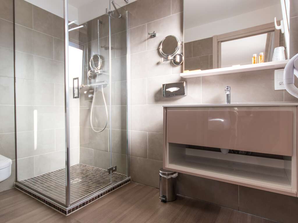 Weekend Romantique dans un village provençal aux portes de Cannes - 3* - 38