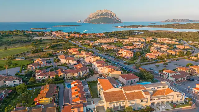 Vacanza in Sardegna in monolocale con piscina e con la mezza pensione