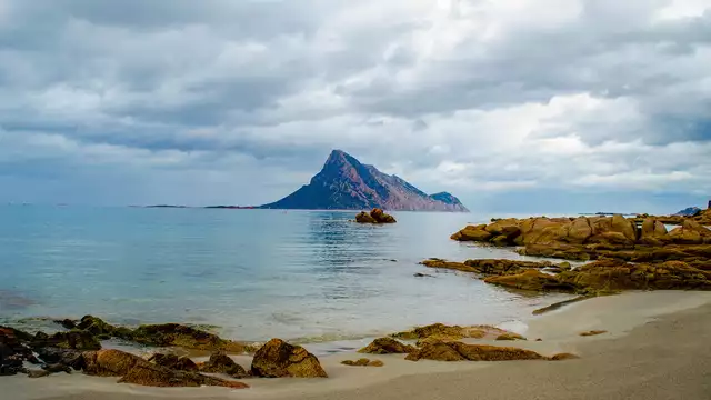 Vacanza in Sardegna in monolocale con piscina e con la mezza pensione