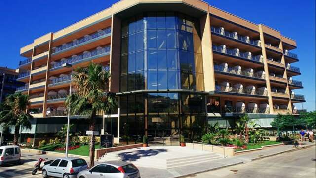 Hotel California Palace