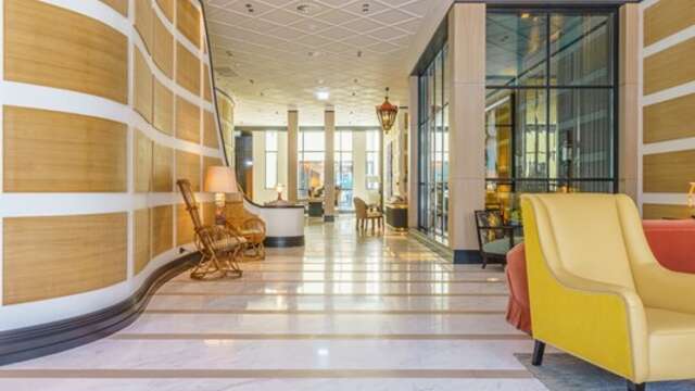 The ory Boulevard Aliados Hotel