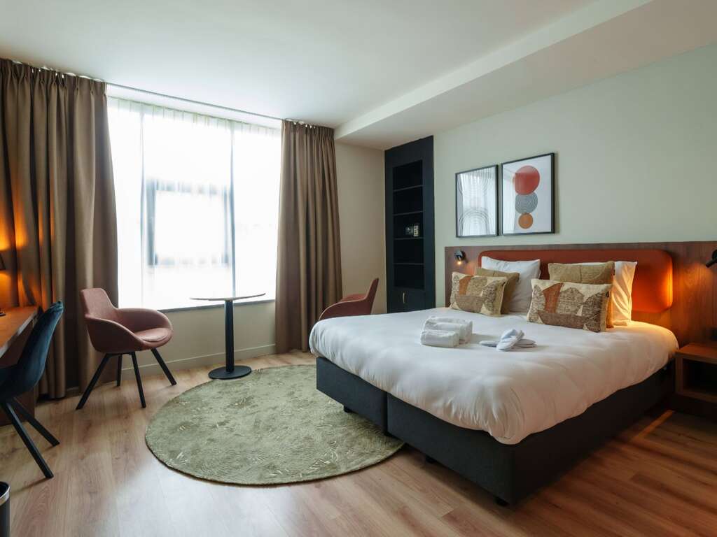 Parenthèse romantique à Dinant avec accès à l'espace détente - 4* - 5