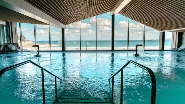 Estancia todo incluido en habitación con vista al mar en Perros-Guirec: talaso, masaje y cena regional
