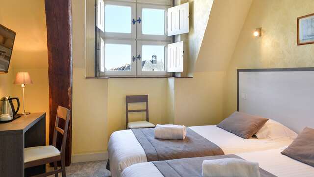 Logis Hotel Restaurant Le Puits Dore