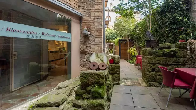 Escapada romántica con Masaje en el núcleo medieval de Solsona