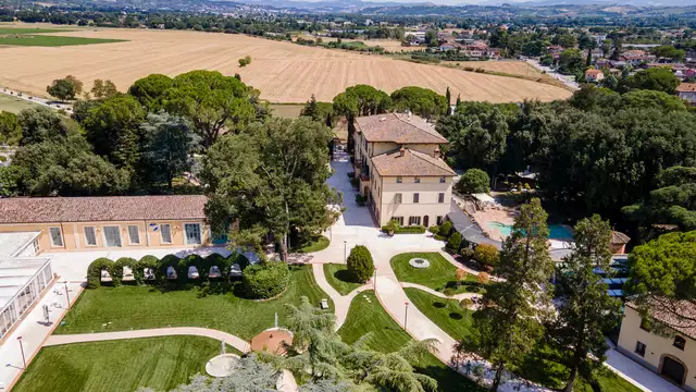Vacaciones para dos en un histórico hotel de 4* con media pensión y spa incluido.