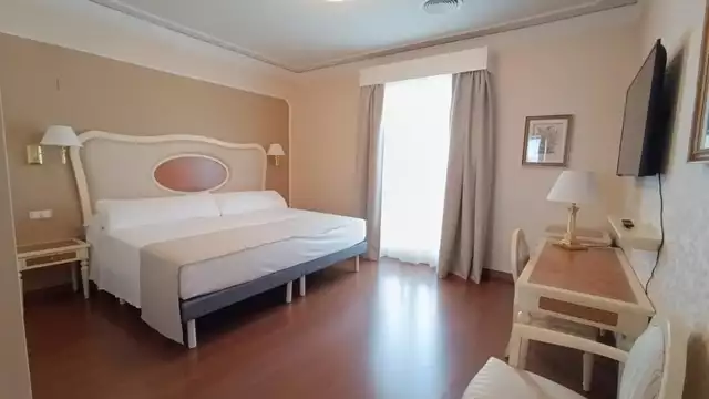 Escapada romántica en suite presidencial en Albacete