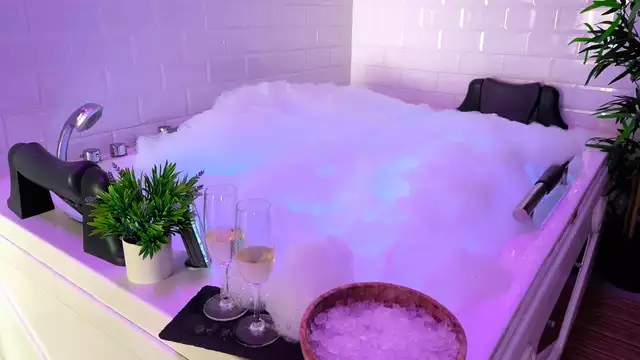 Escapada premium con acceso a spa, jacuzzi, masaje y salida tardía