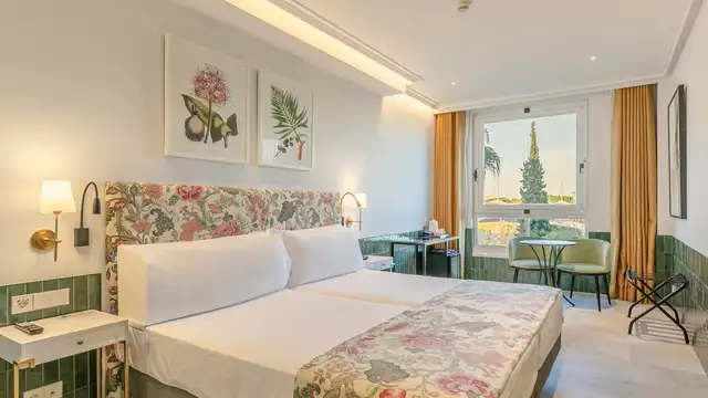 Disfruta de Sevilla en habitación superior recién renovada y con vistas al río
