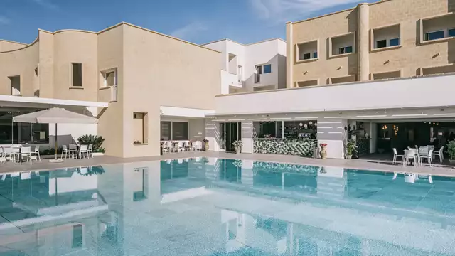 Resort sur la cote de Cefalu en pension complete