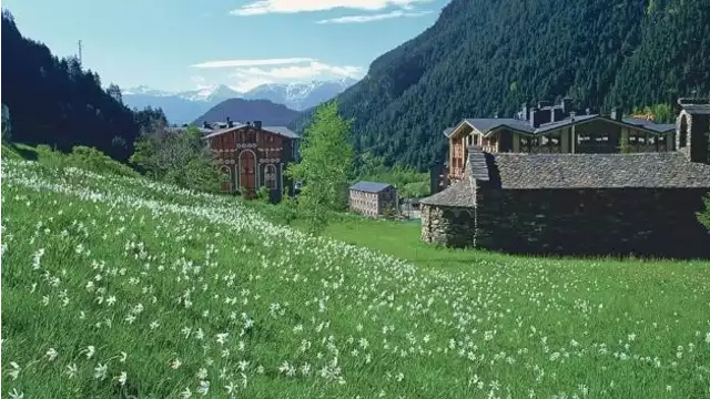 Escapade en Andorre – Cava & Piscine Extérieure au Cœur des Montagnes
