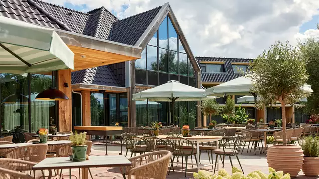 Ervaar het authentieke Nederland, met Volendam als perfecte uitvalsbasis