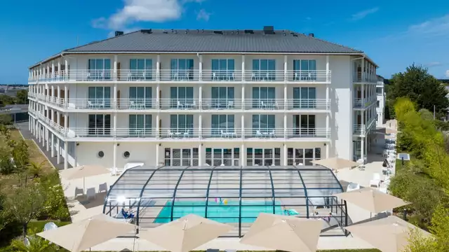 Escapada gastronómica a La Baule con cena y acceso a la zona de relajación.