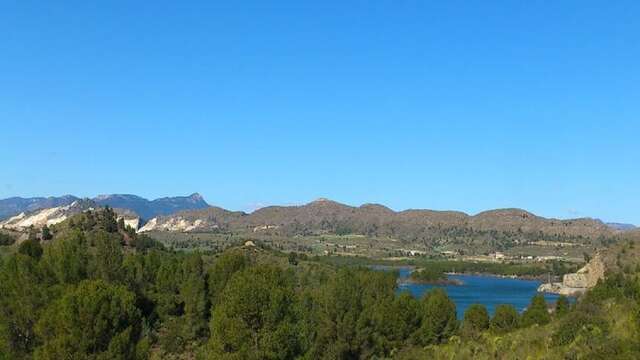 Découvrez Calasparra avec demi-pension et vues sur le lac