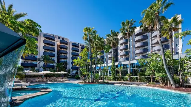 Escapada relax en Albir con circuito spa, media pensión y botella de cava