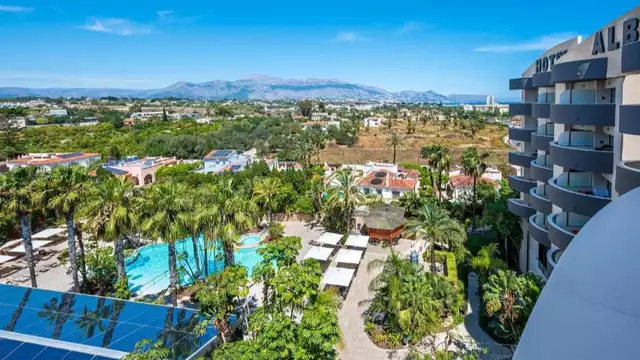 Escapada relax en Albir con circuito spa, media pensión y botella de cava