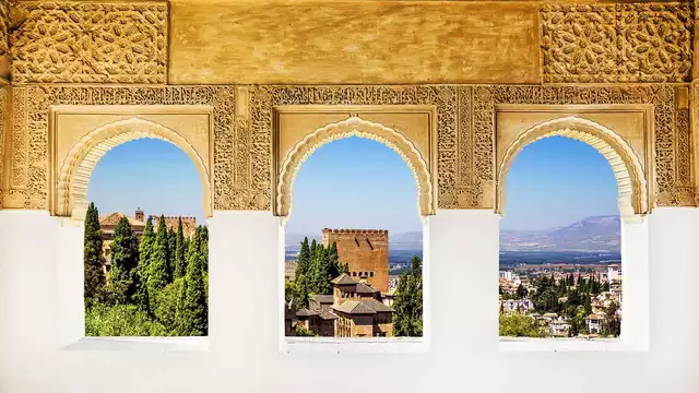 Escapada en el centro de Granada con visita a la Alhambra y tour por el Albaicín