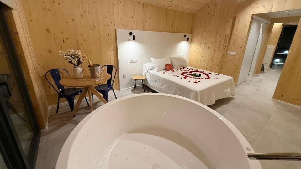 Escapada romantica en cabana con jacuzzi frente al mar