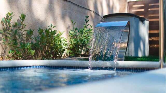 Escapada en suite superior con jacuzzi y piscina privada