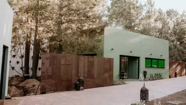 Escapada en suite con estilo inglés con jacuzzi y piscina privada