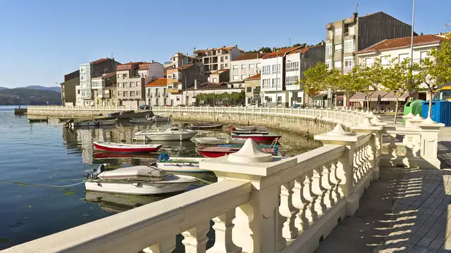 Disfruta en familia de la playa en Pontevedra con desayuno incluido y acceso a piscina