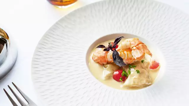 Soggiorno Reale a Spa: Pernottamento in Suite, Cena Gastronomica e Terme