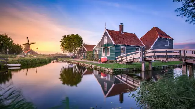Vivez l'authentique Zaandam et profitez d'un dîner 4 services surprenant