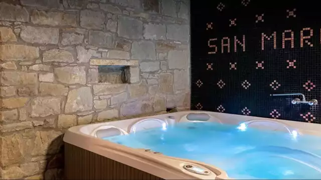 Découvrez la magnifique ville de Sestola grâce à un séjour comprenant un dîner et un spa privé.