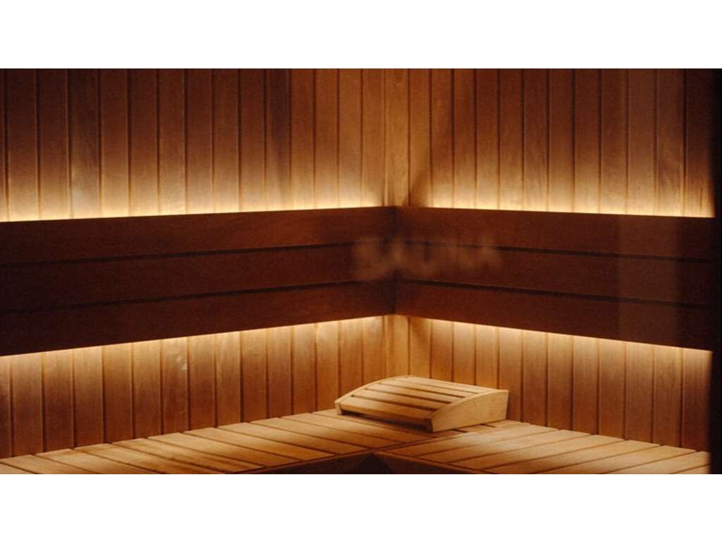 Immersion Romantique en Bourgogne : Nuitée au Coeur des Vignes avec Dégustation de Vins - 4* - 4