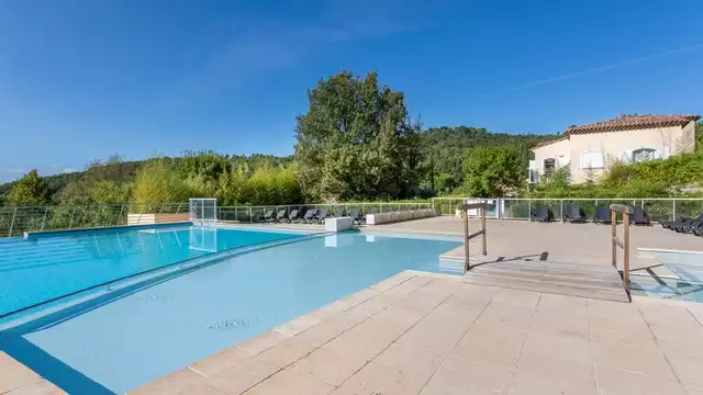 Het Grote Zuiden: Verblijf in een charmant dorp dicht bij Cannes (3 nachten)