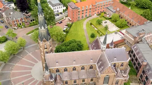 Évasion à deux : séjour romantique en plein cœur d’Eindhoven