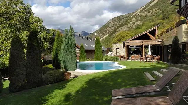 Descubre el Pirineo en habitación rústica con acceso al spa y cena incluida