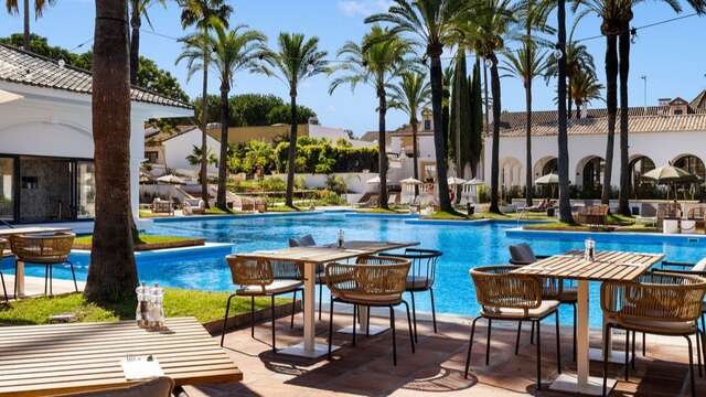 Luxe verblijf in Sotogrande met ontbijt, fles cava en late check-out