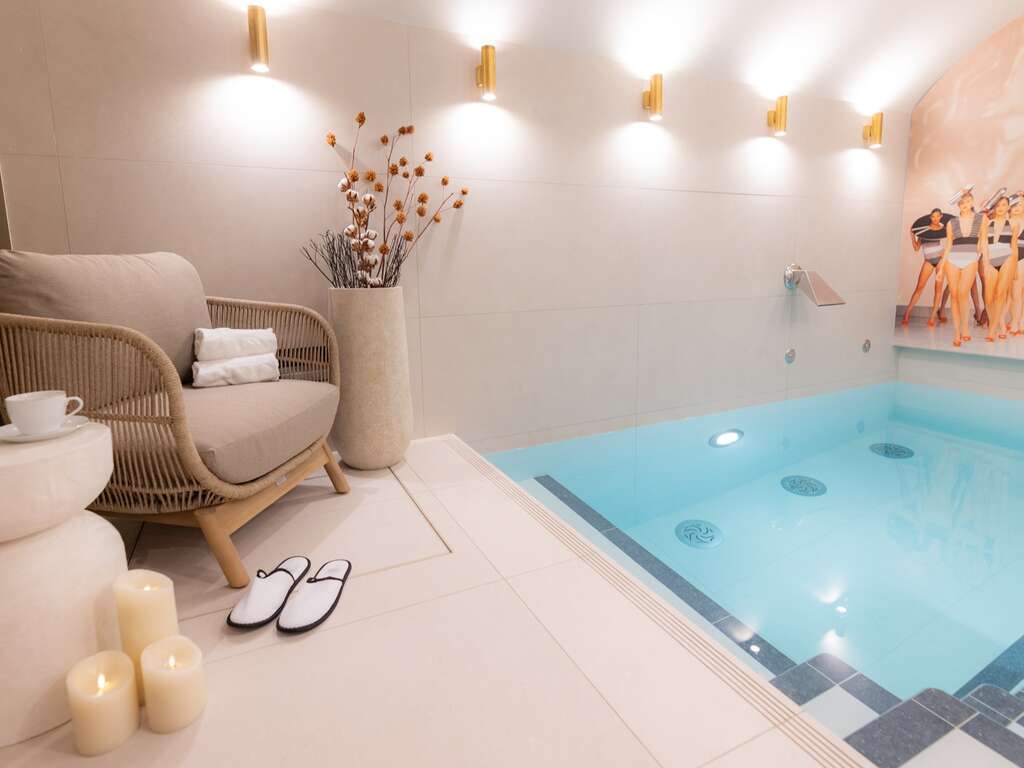 Séjour à deux pas de la Place Vendôme et dîner croisière excellence sur la Seine - 4* - 22