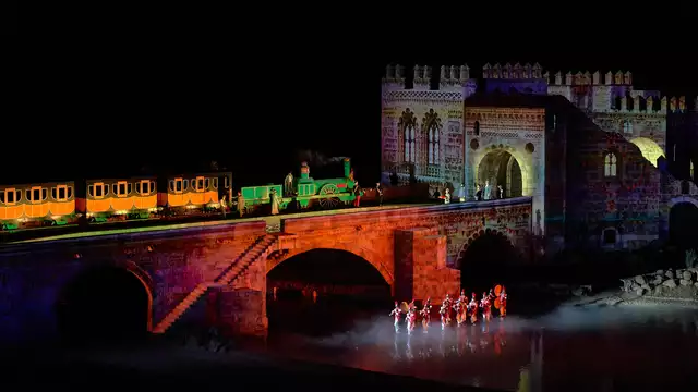 Voyage dans le passé à Tolède avec entrée à Puy du Fou incluse