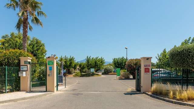 Vacanceole - Residence Les Demeures du Ventoux