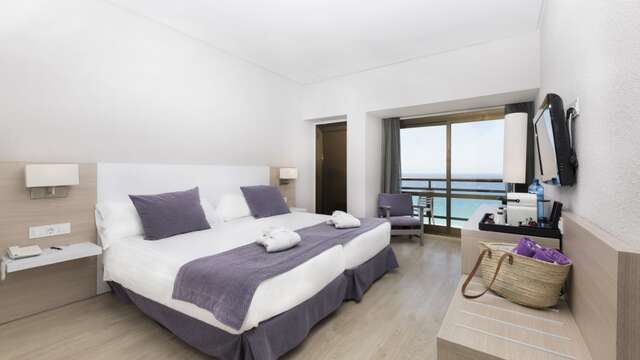 Be Live Adults Only Marivent