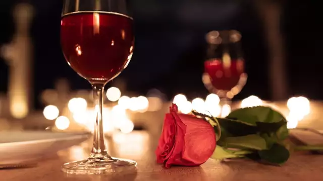 Un San Valentín 2026 con cena romántica y mejora de habitación en Lyon
