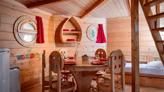 Séjour 100% insolite dans une cabane avec dîner près de Poitiers