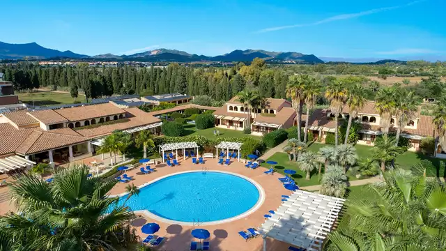 Estancia con piscina cerca de Cagliari