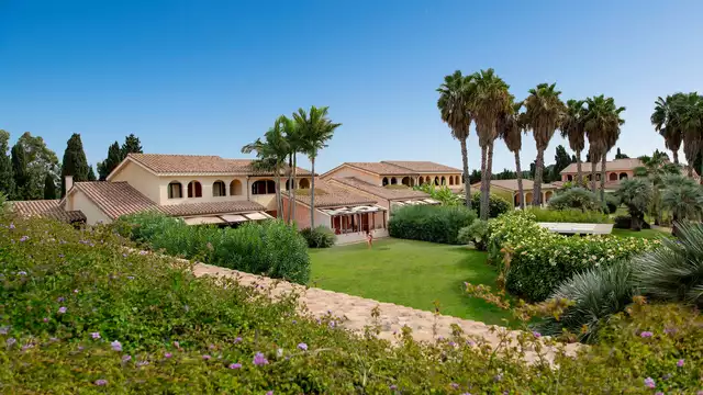 Estancia con piscina cerca de Cagliari