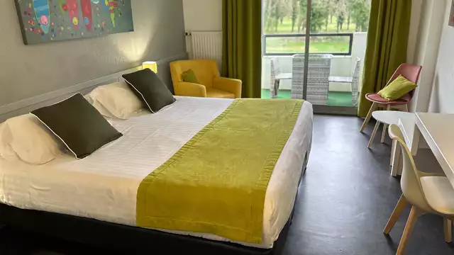 Verano 2026: 3 noches o más no lejos de Carnac, con piscina y zona de relax incluida