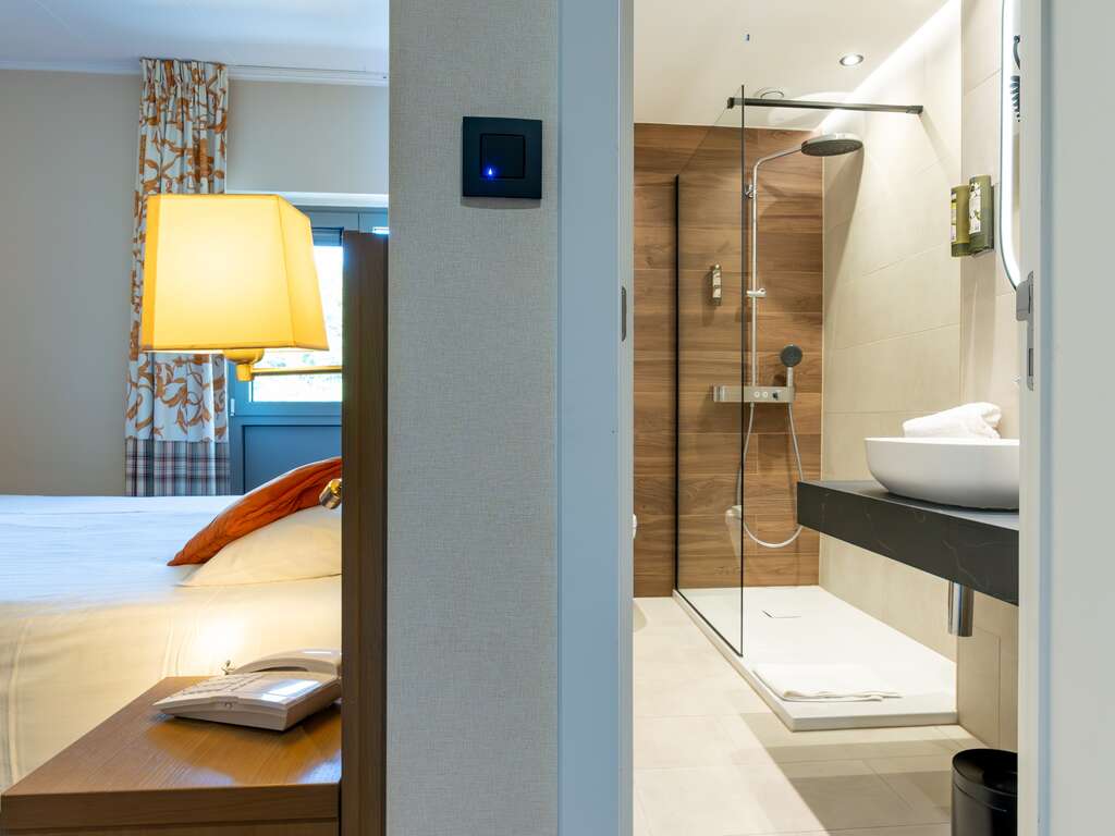 Sëjour en amoureux à Dinant avec Dîner et Surprises en Chambre ! - 3* - 13