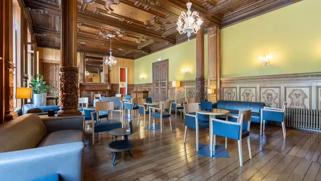 Évasion au Castel : Nuitée avec Terrasse Privée et Dîner à Dinant