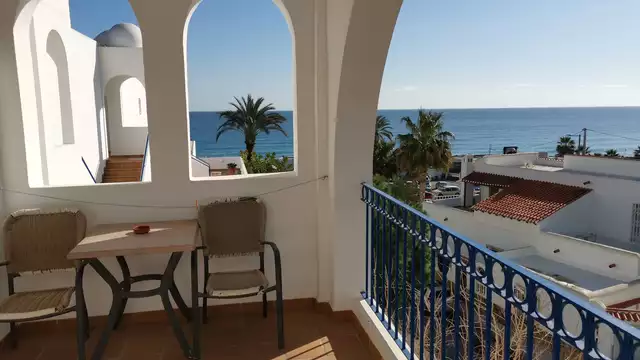 Media pensión y mar en Mojácar