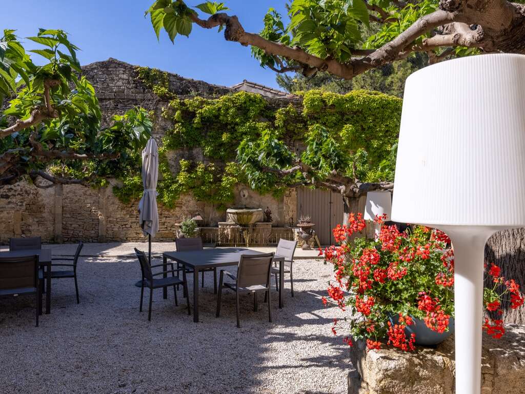 Week-end de charme en plein coeur des vignobles près du Pont du Gard - 4* - 2