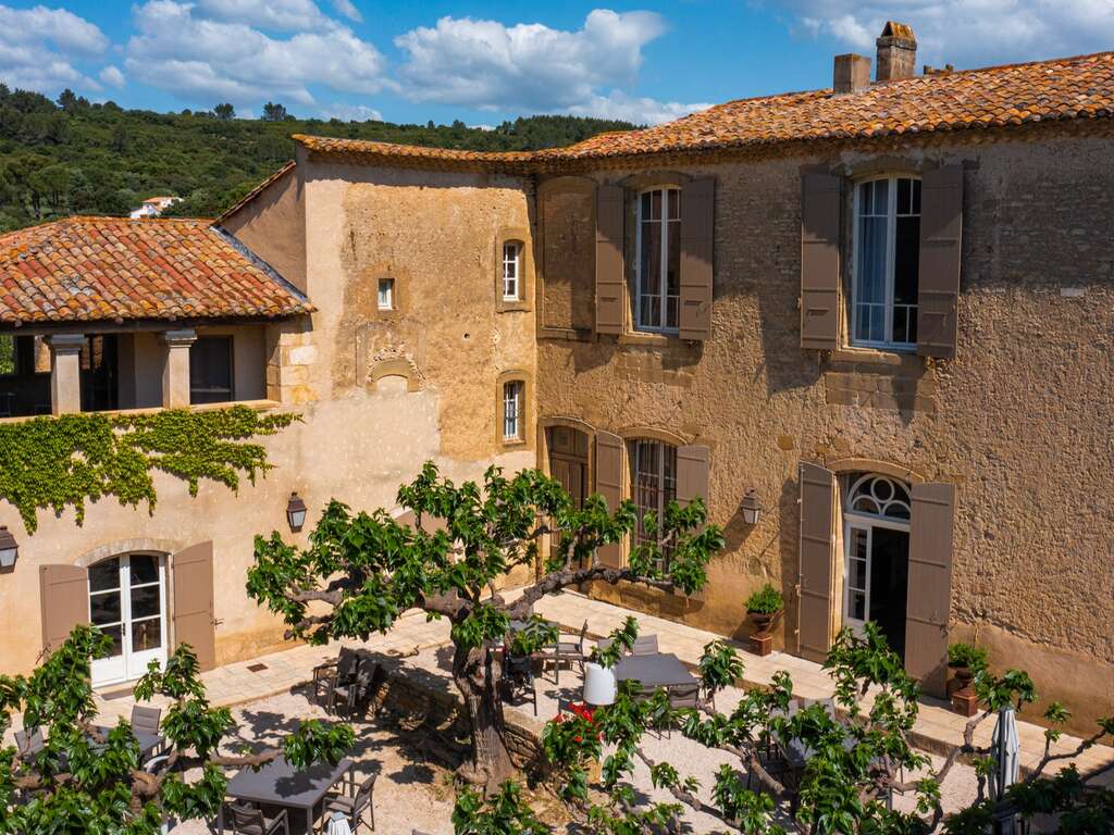 Week-end de charme en plein coeur des vignobles près du Pont du Gard - 4* - 5