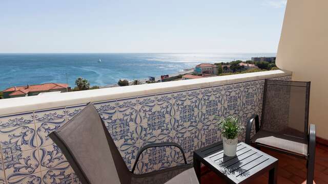 Carcavelos Beach Hotel