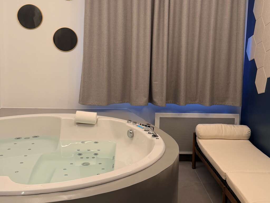 Séjour détente avec accès spa privatif à Brest - 3* - 11