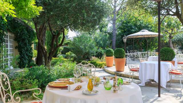 5 sterren verblijf met diner, massage en toegang tot de spa in de buurt van Avignon